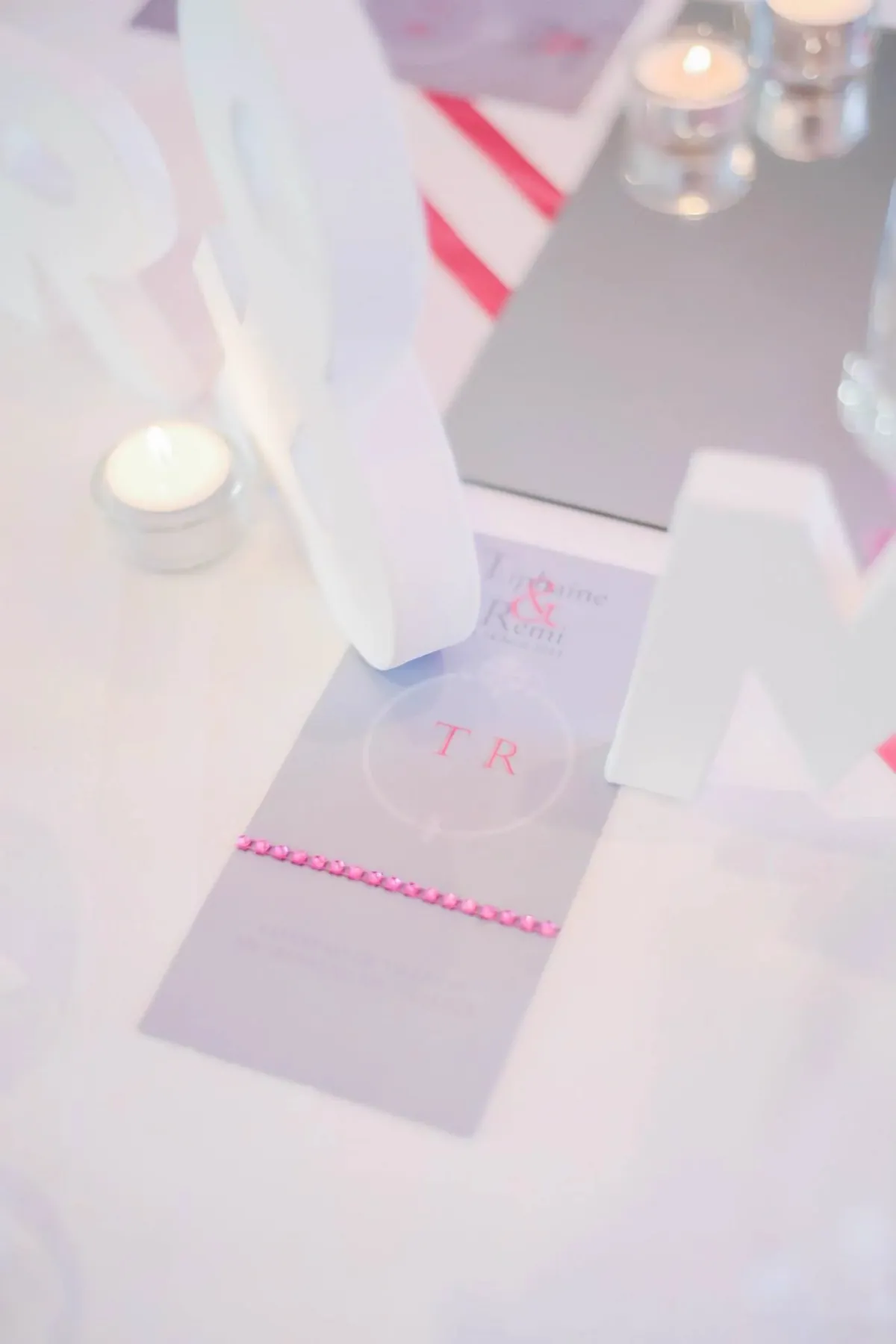 D&eacute;tail d&rsquo;une d&eacute;coration de table de mariage