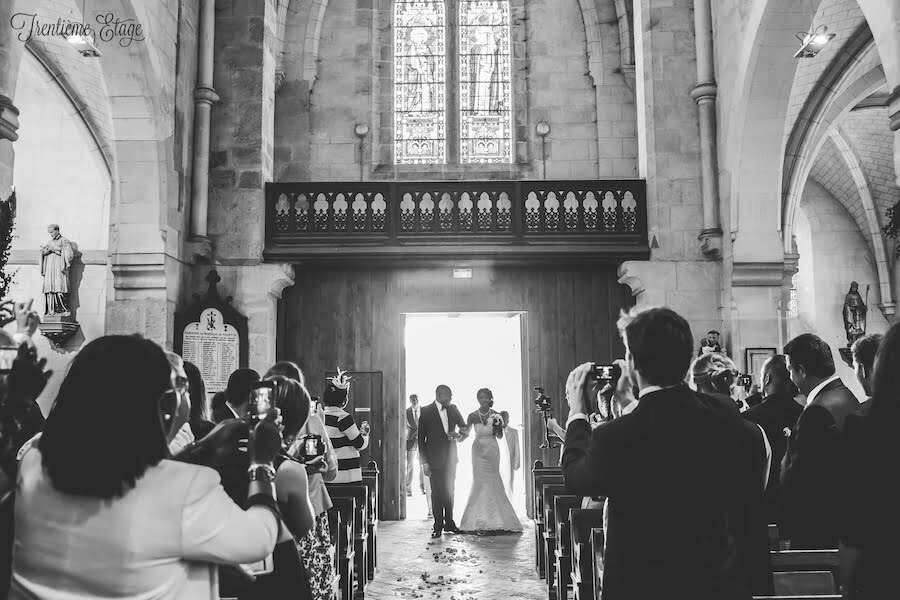 Entrée des mariés dans l'église